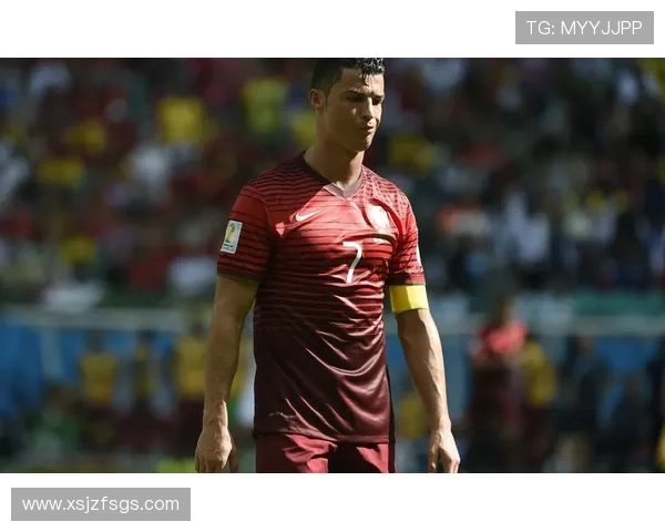 2017年足球界的璀璨明星C罗展现无与伦比的竞技魅力与领袖风范 2017年足球界的璀璨明星C罗展现无与伦比的竞技魅力与领袖风范